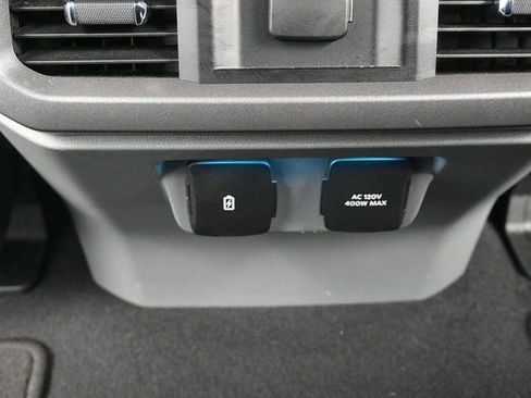 Used 2023 Ford F150 Lariat image 19