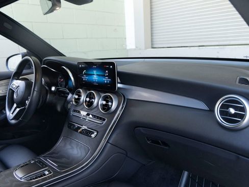 Used 2021 Mercedes-Benz GLC 300 image 27