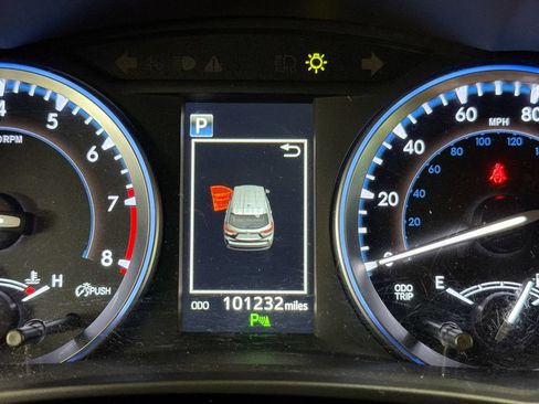 Used 2017 Toyota Highlander Limited FWD image 12