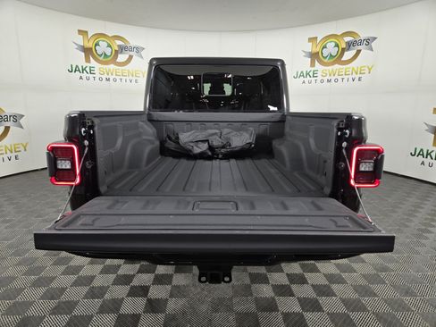 Used 2022 Jeep Gladiator Overland image 33
