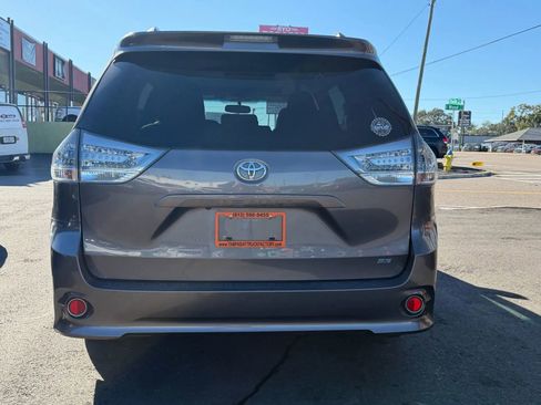 Used 2015 Toyota Sienna SE Premium image 14