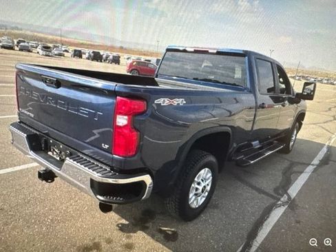 Used 2022 Chevrolet Silverado 2500 LT w/ Convenience Package AWD/4WD image 3