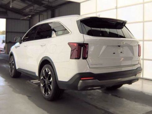 Certified 2025 Kia Sorento SX FWD image 5