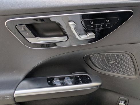 Used 2025 Mercedes-Benz C 300 Sedan image 13