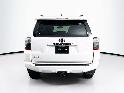 Used 2019 Toyota 4Runner SR5 AWD/4WD image 7