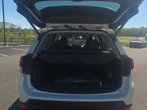 Used 2022 Subaru Forester Limited image 6
