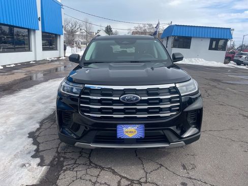 Used 2025 Ford Explorer Active image 2