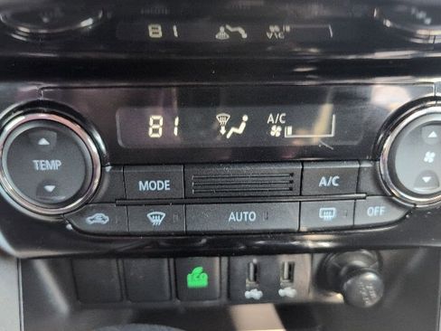 Used 2019 Mitsubishi Eclipse Cross LE image 19