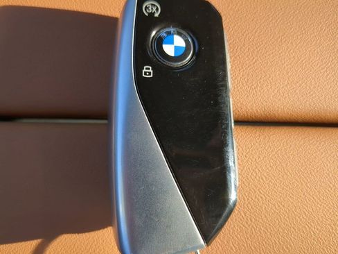 New 2026 BMW 740i w/ Premium Package image 30