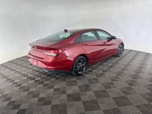 Used 2023 Hyundai Elantra SEL w/ Winter Weather Package FWD image 5