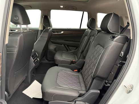 New 2026 Volkswagen Atlas SEL Premium R-Line image 16