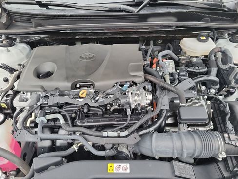 Used 2025 Toyota Camry SE FWD image 38