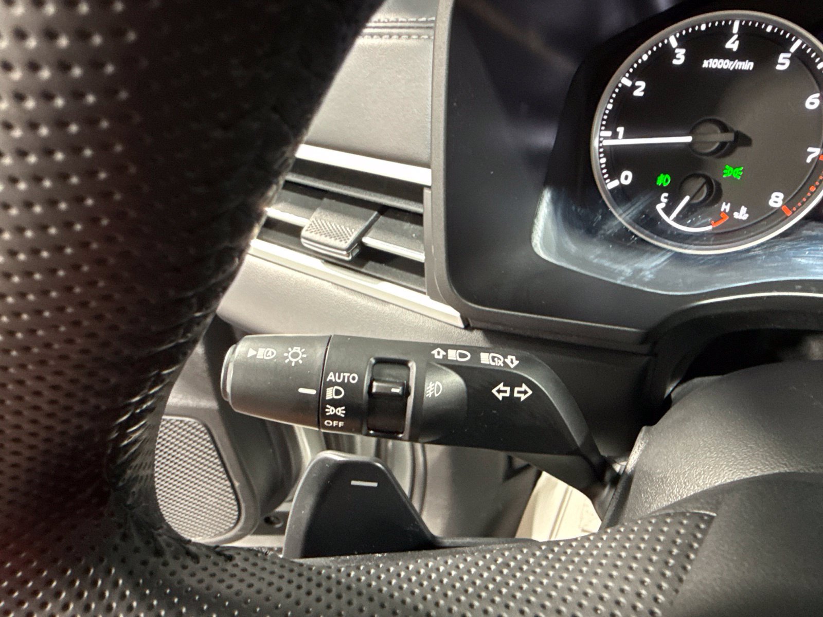Used 2025 Mitsubishi Outlander SE AWD/4WD image 45