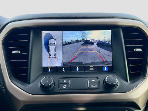 Used 2023 GMC Acadia Denali w/ Denali Technology Package FWD image 14