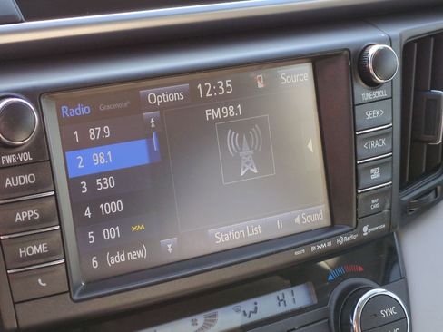 Used 2017 Toyota RAV4 XLE image 22