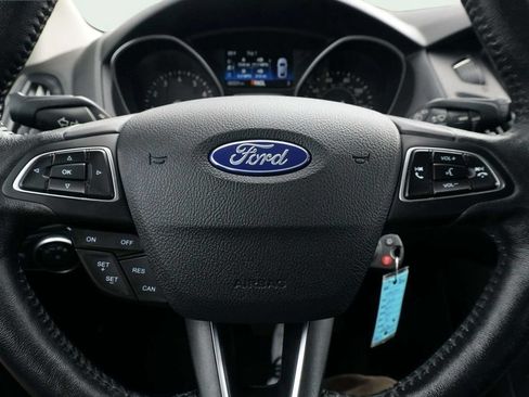 Used 2018 Ford Focus SE w/ Cold Weather Package FWD image 24