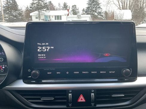 Used 2023 Kia Forte GT-Line w/ GT-Line Premium Package image 21