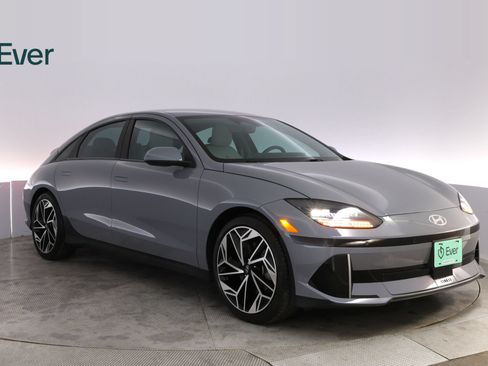 Used 2023 Hyundai Ioniq 6 SEL RWD image 13