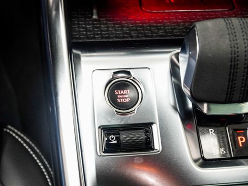 Used 2024 Jaguar XF R-Dynamic SE image 20