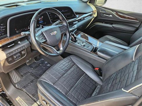Used 2021 Cadillac Escalade ESV Premium Luxury Platinum image 9