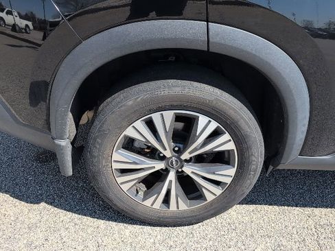 Used 2022 Nissan Rogue SV image 12