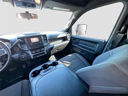 Used 2024 RAM 2500 Tradesman w/ Chrome Appearance Group image 21