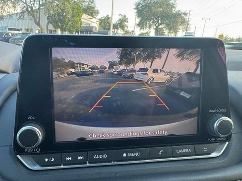 Used 2023 Nissan Rogue S FWD image 20