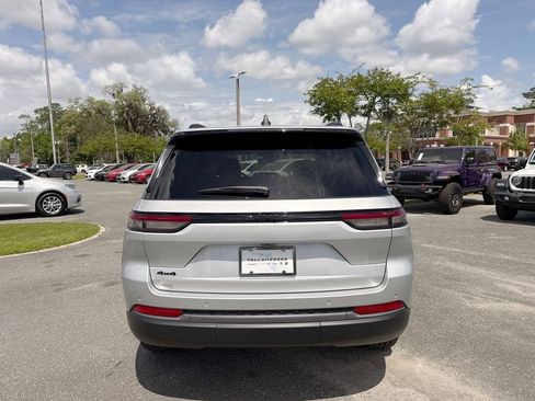 New 2026 Jeep Grand Cherokee Altitude image 4