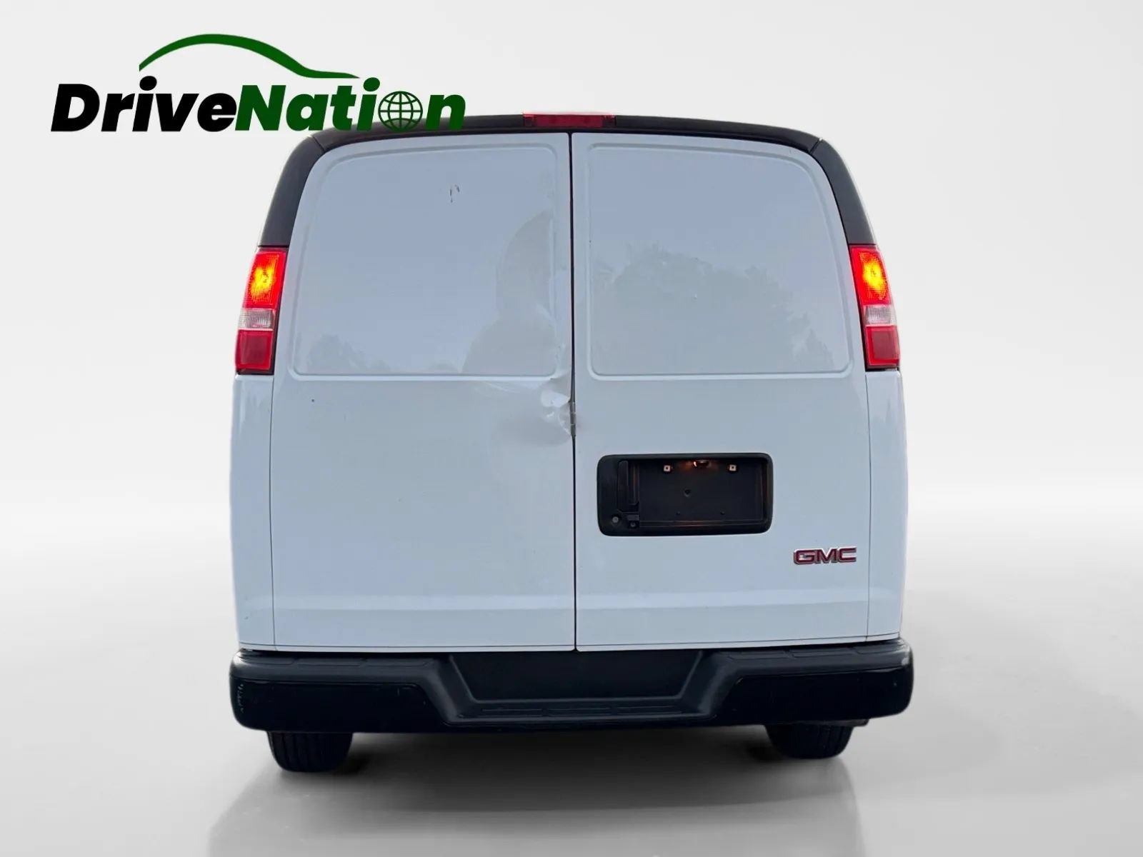 Used 2017 GMC Savana 2500 RWD image 6