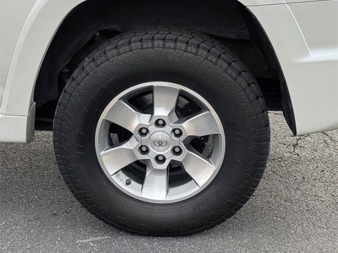 Used 2013 Toyota 4Runner SR5 image 11