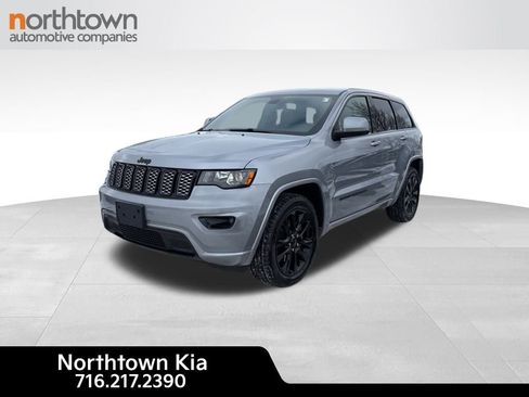 Used 2021 Jeep Grand Cherokee Laredo X image 1