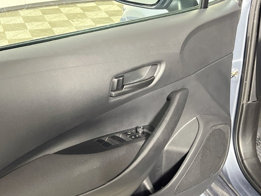 Used 2025 Toyota Corolla LE FWD image 14