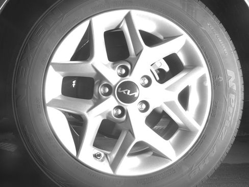Used 2025 Kia Soul LX w/ LX Technology Package FWD image 14