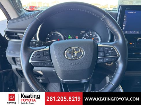 Used 2021 Toyota Highlander Limited image 16