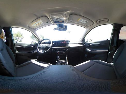 Used 2025 Buick Encore GX Preferred AWD/4WD image 42