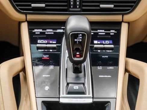 Used 2020 Porsche Cayenne image 16