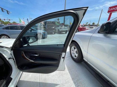 Used 2015 BMW 328i xDrive Sedan AWD/4WD image 7