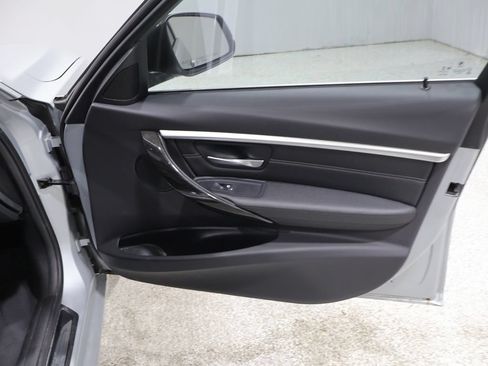 Used 2017 BMW 330i xDrive Sedan AWD/4WD image 23