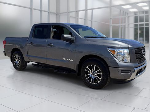 Used 2023 Nissan Titan SV w/ SV Convenience Package RWD image 8