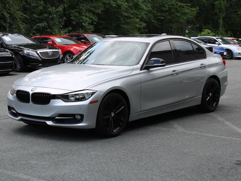 Used 2012 BMW 328i Sedan RWD image 3