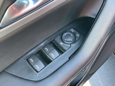 Used 2019 Chevrolet Blazer LT image 13