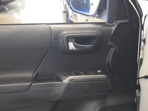 Used 2017 Toyota Tacoma TRD Pro AWD/4WD image 63