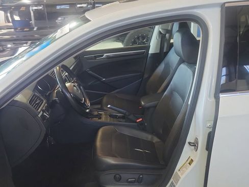 Used 2017 Volkswagen Passat 1.8T SE image 11
