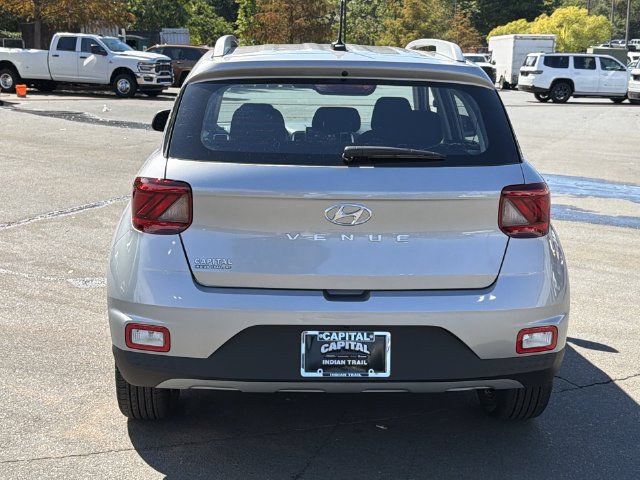 Used 2026 Hyundai Venue SEL FWD image 12
