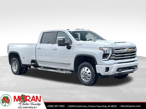 Certified 2025 Chevrolet Silverado 3500 High Country w/ High Country Premium Package image 9