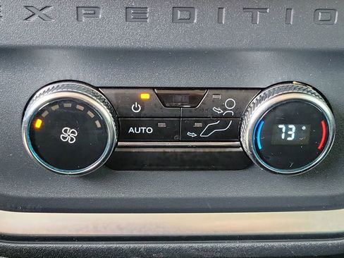 Used 2025 Ford Expedition Active RWD image 18