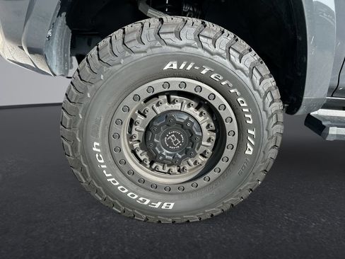 Used 2024 Toyota 4Runner SR5 AWD/4WD image 10
