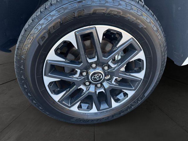 Used 2023 Toyota Tundra Limited AWD/4WD image 9