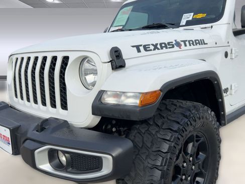 Used 2023 Jeep Gladiator Sport image 10