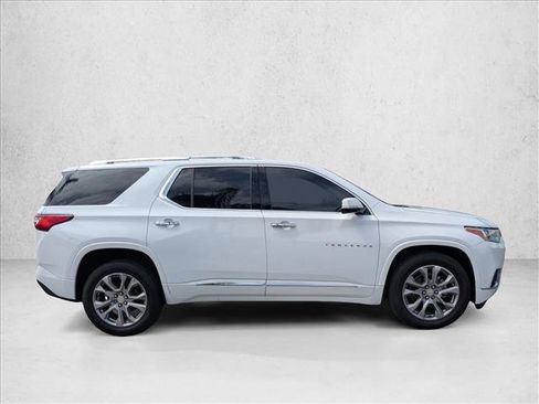 Used 2019 Chevrolet Traverse Premier FWD image 4